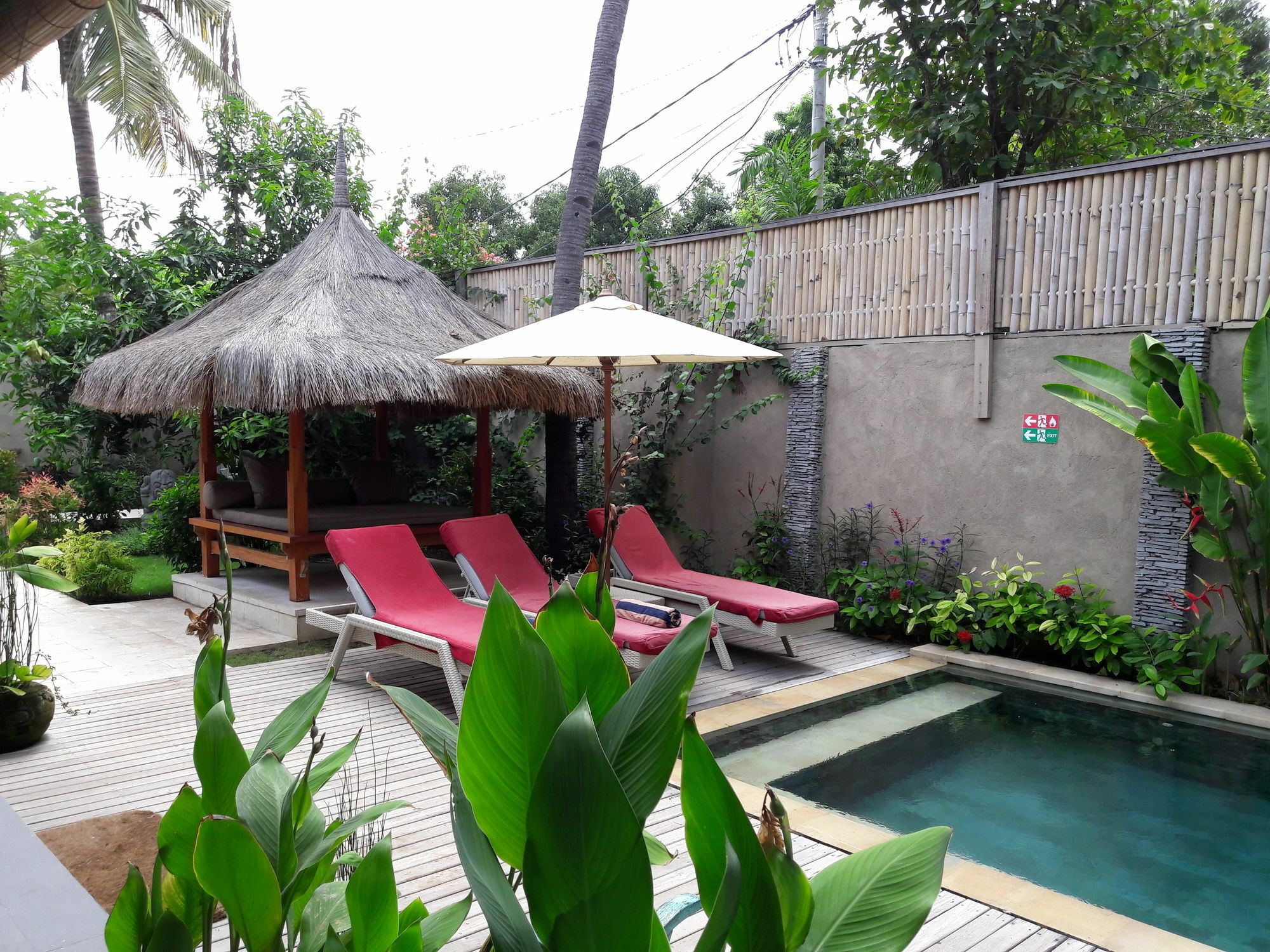 Scallywags Smugglers Gili Air Exterior foto